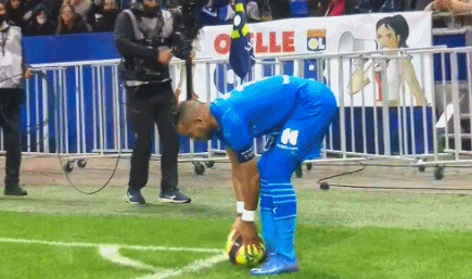 尤利亚诺：从技术能力来看，比塞克是欧洲最有天赋的球员之一