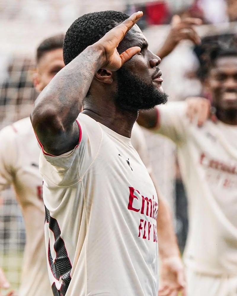 米体：接受手术治疗后，弗朗哥-巴雷西已在上周重返米兰之家