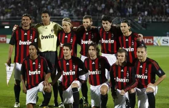 记者：莱比锡有意用霍伊伦取代谢什科，霍伊伦明确表示不想去