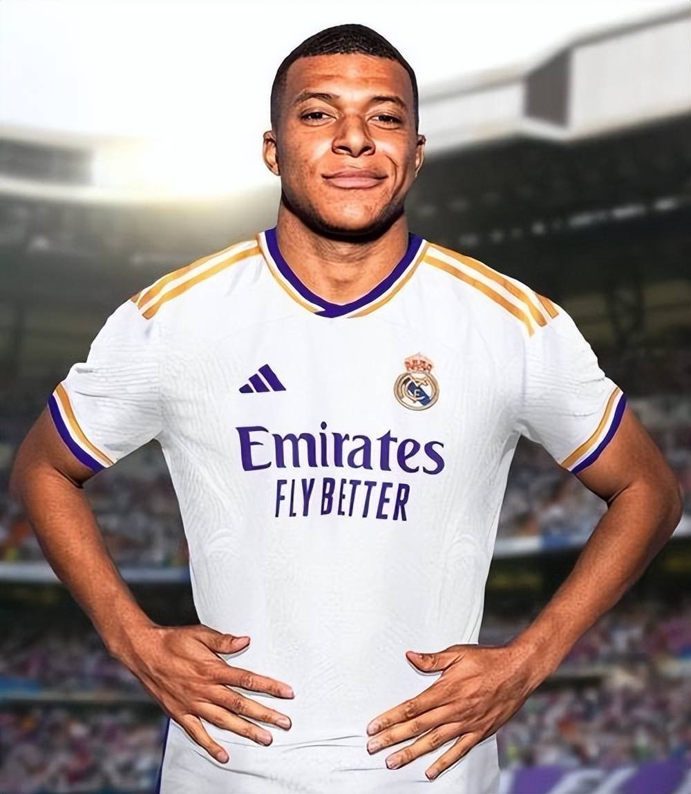 足球报：张外龙这几年一直关注铜梁龙，冲超后他独坐良久