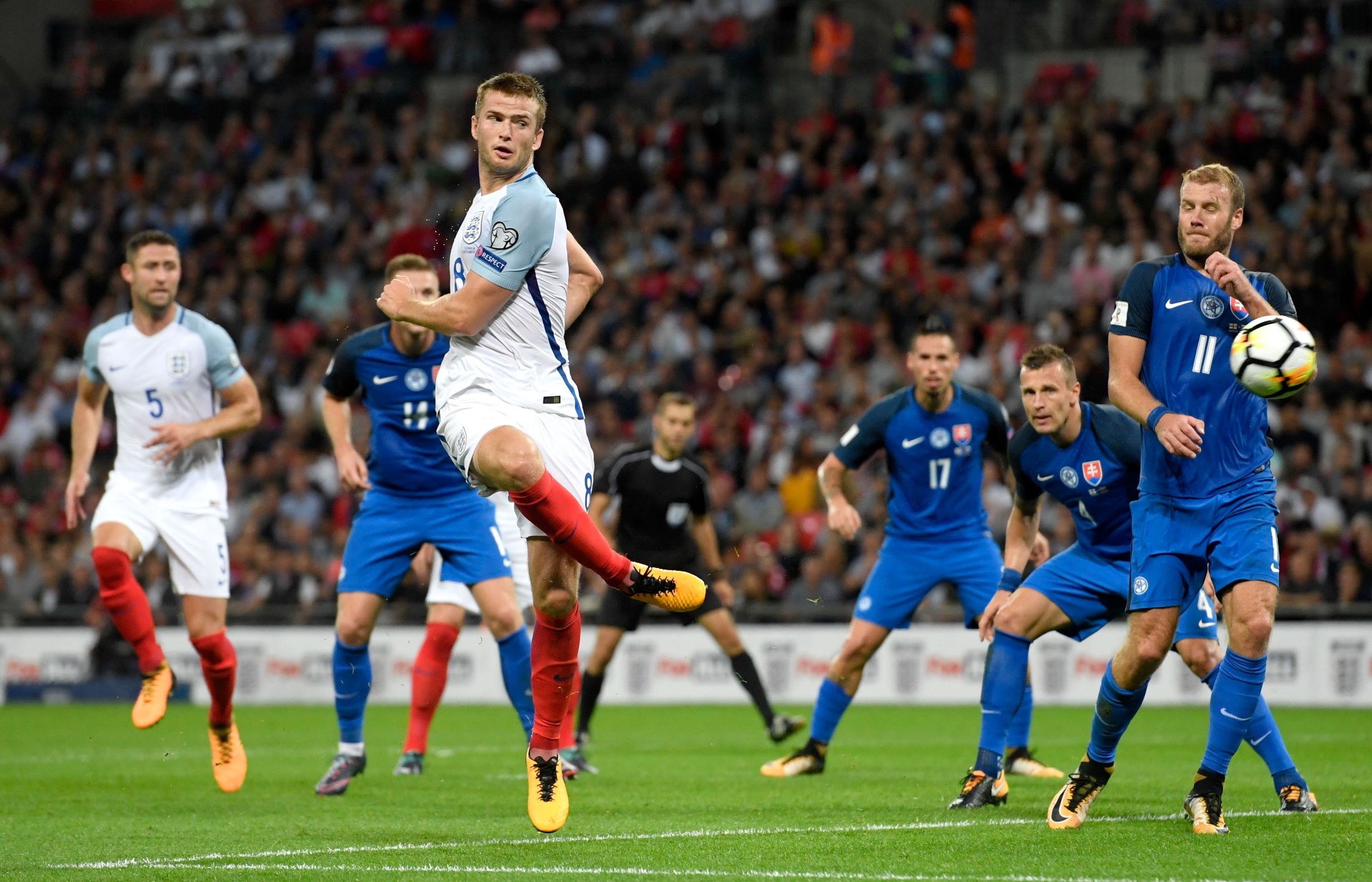 萨索洛vs比萨：马蒂奇、贝拉尔迪首发，恩佐拉、埃贝彻尔出战