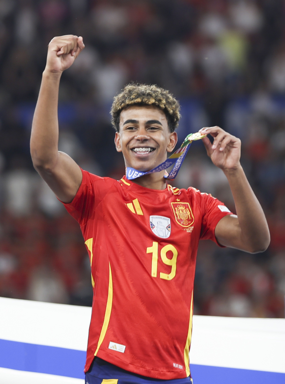 意甲第13轮纪律报告：阿莱格里对裁判出言不逊染红被停赛一场