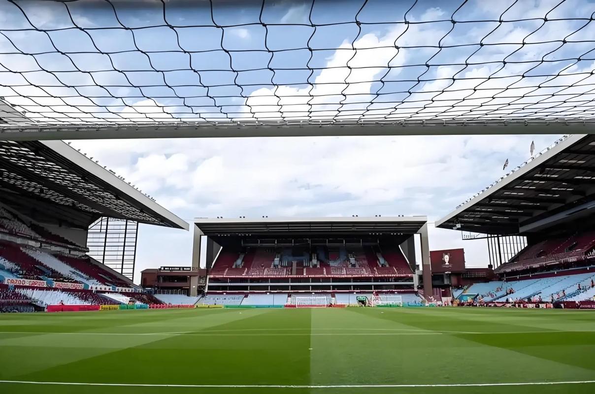 里程碑，青岛西海岸球员宋浩宇俱乐部生涯出战100场比赛